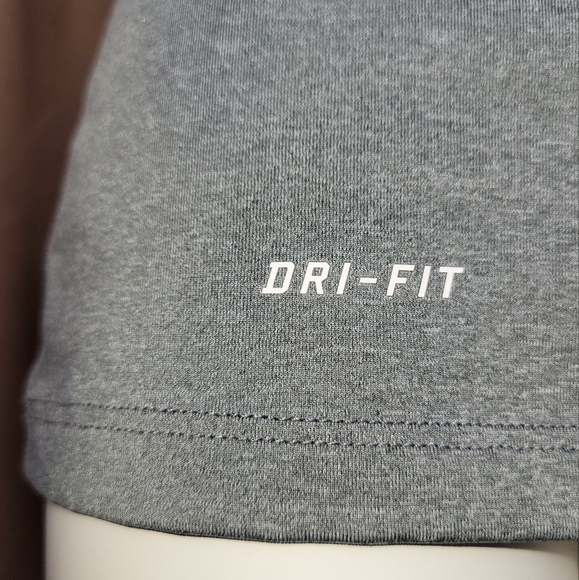 Nike Women's Workout Fitted T-Shirt - Size: Medium- Gray / Black - Picture 2 of 10